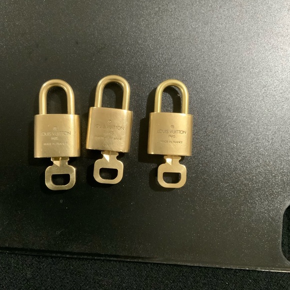 Louis Vuitton Lock and Key - Picture 4 of 7